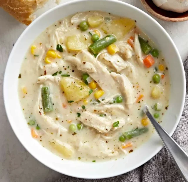 Chicken Pot Pie Soup Is the Best of Both Comfort Foods (1)