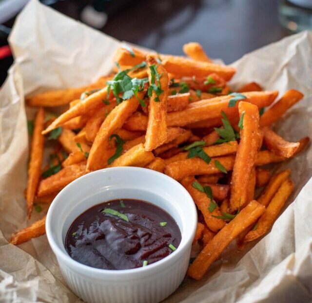 French Fries With Dipping Sauce