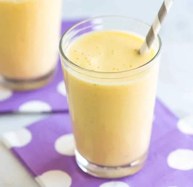 Easy 5 Minute Banana Smoothie (1)