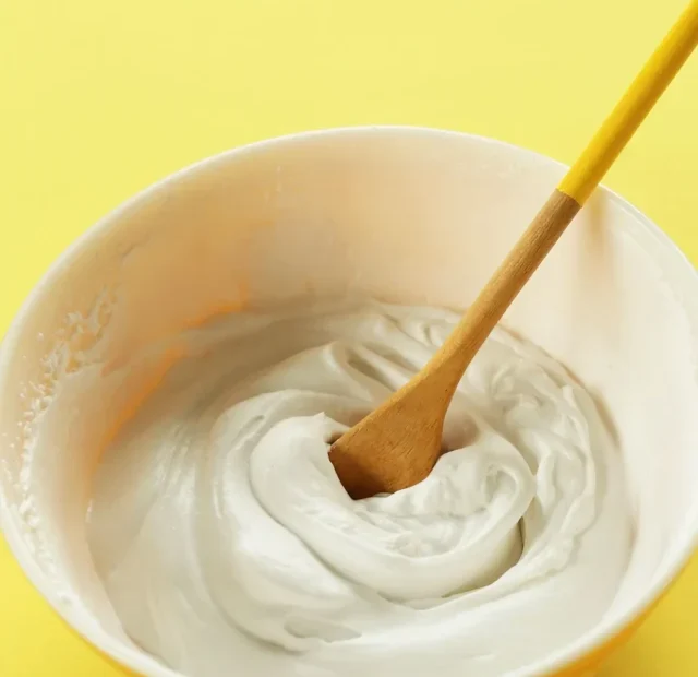 Easy Vegan Coconut Whipped Cream (1)